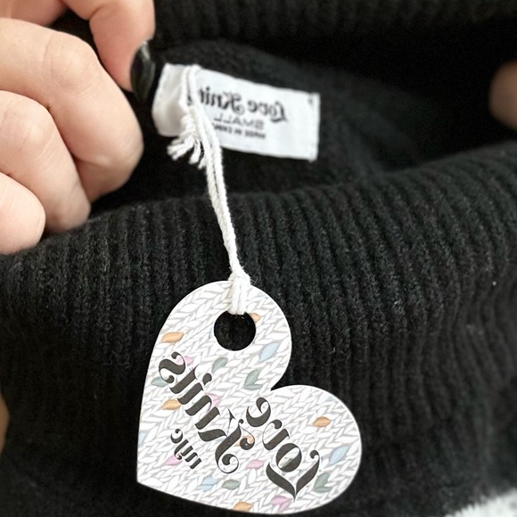 Turtle Neck Cable Knit Cropped Stripe Sweater - Picture 9 of 9